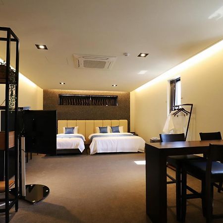 Chuncheon Hotel Bentley Экстерьер фото