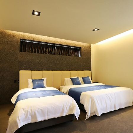 Chuncheon Hotel Bentley Экстерьер фото