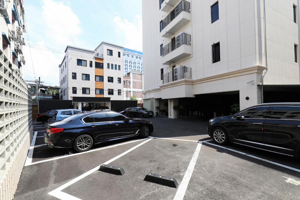Chuncheon Hotel Bentley Экстерьер фото