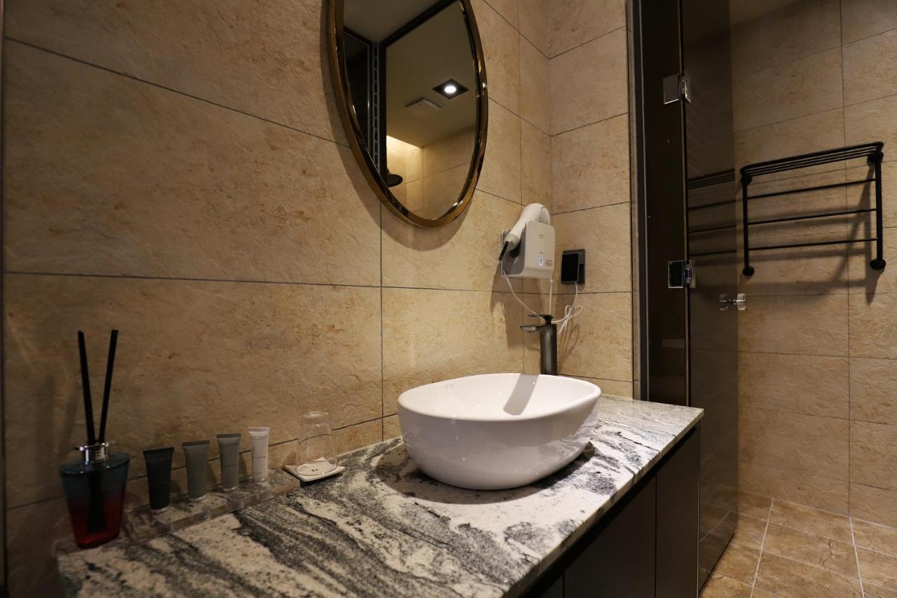 Chuncheon Hotel Bentley Экстерьер фото