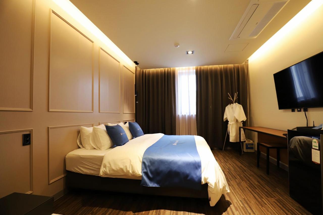 Chuncheon Hotel Bentley Экстерьер фото