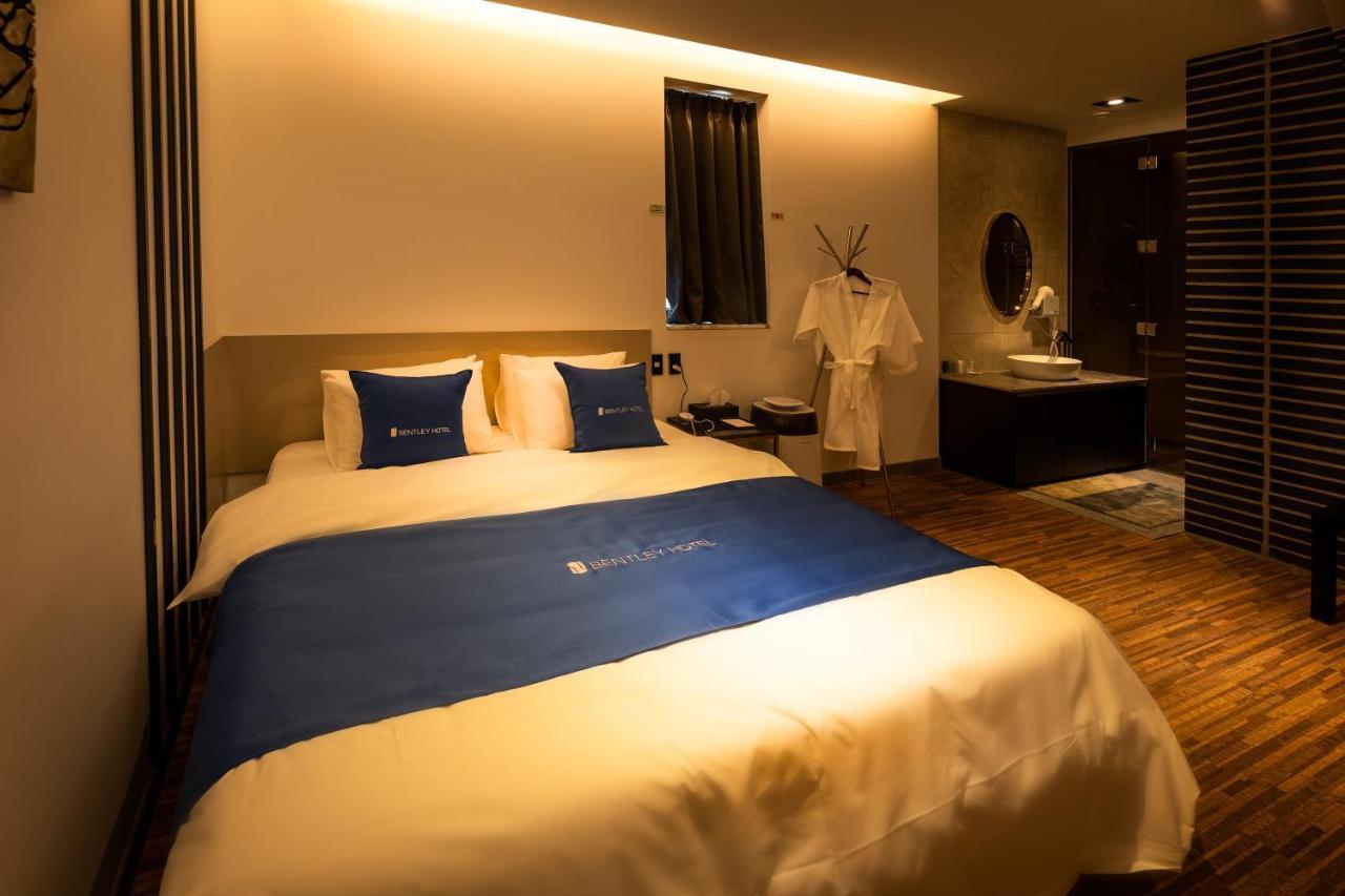 Chuncheon Hotel Bentley Экстерьер фото