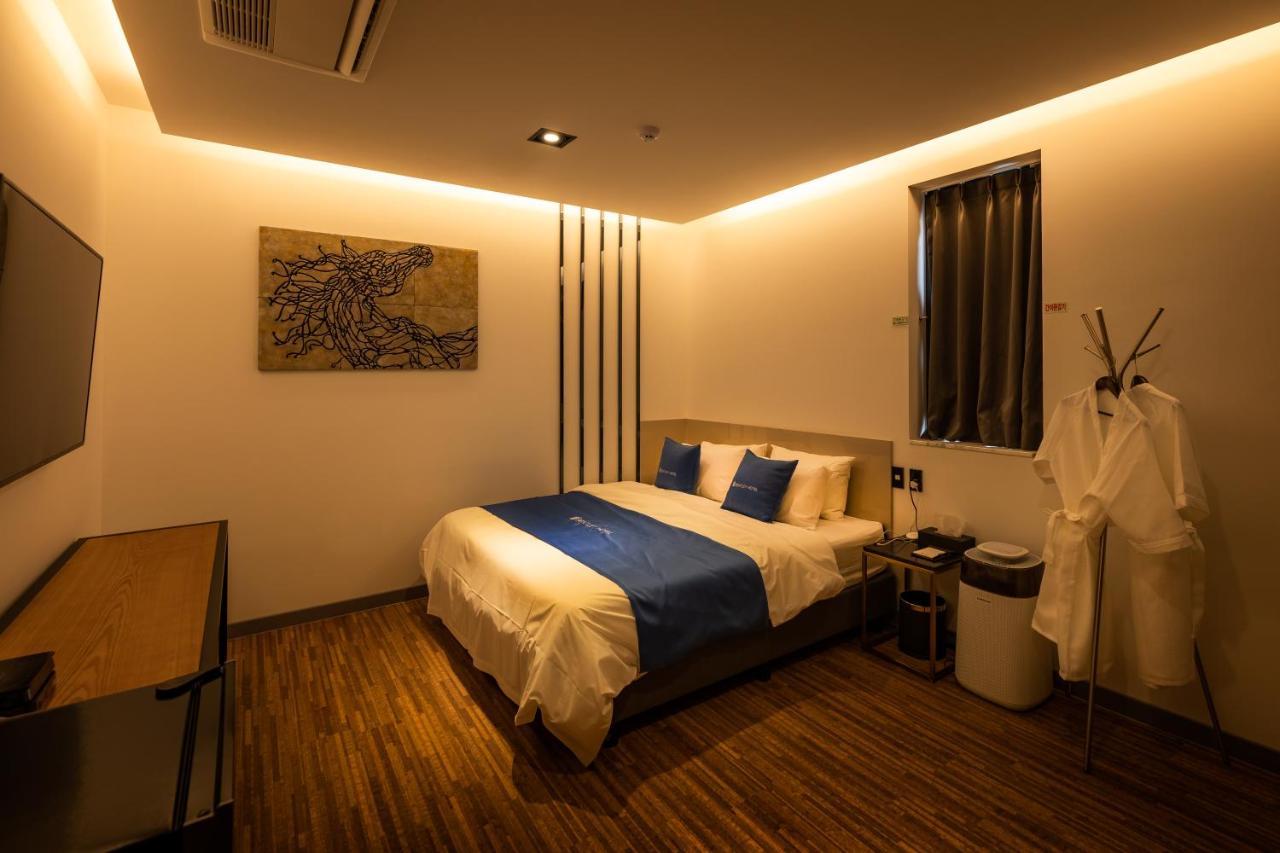 Chuncheon Hotel Bentley Экстерьер фото