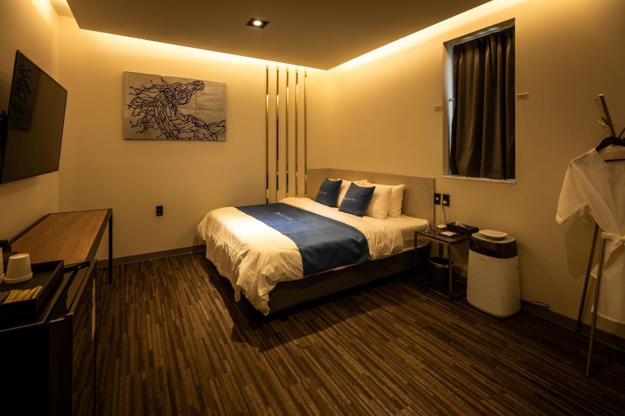 Chuncheon Hotel Bentley Экстерьер фото
