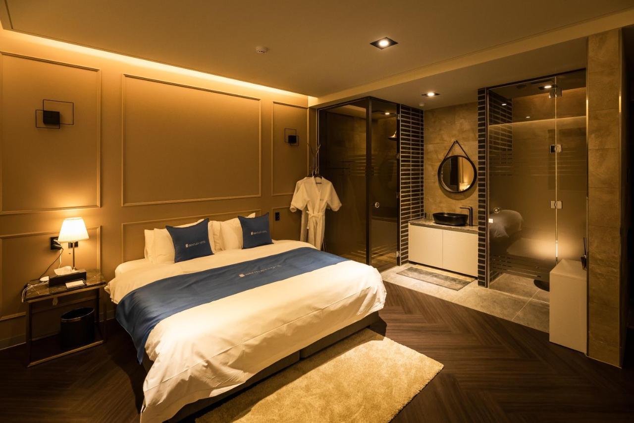 Chuncheon Hotel Bentley Экстерьер фото