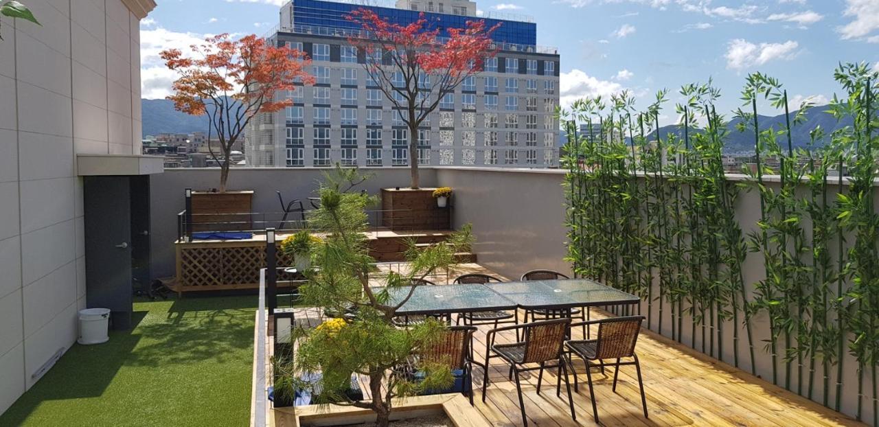 Chuncheon Hotel Bentley Экстерьер фото