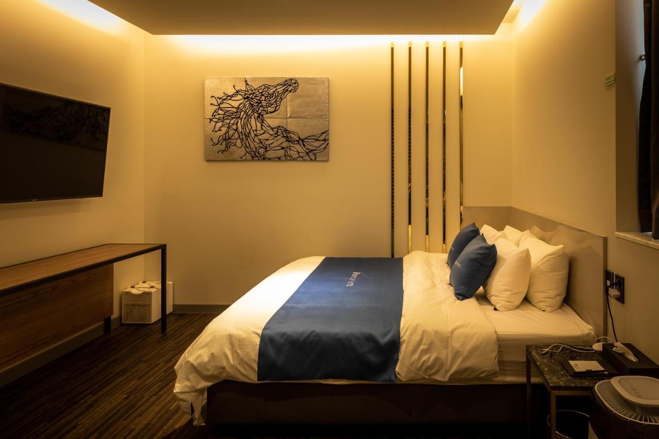 Chuncheon Hotel Bentley Экстерьер фото