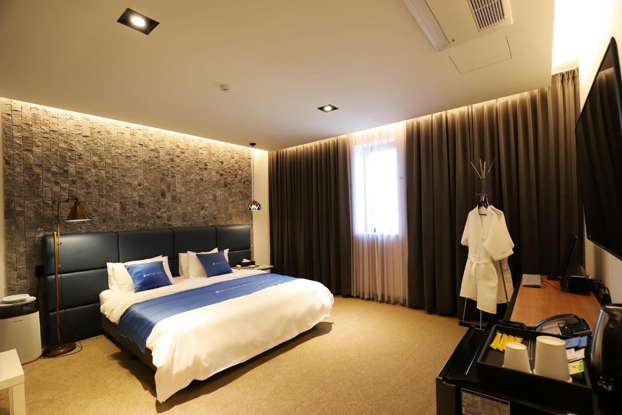 Chuncheon Hotel Bentley Экстерьер фото