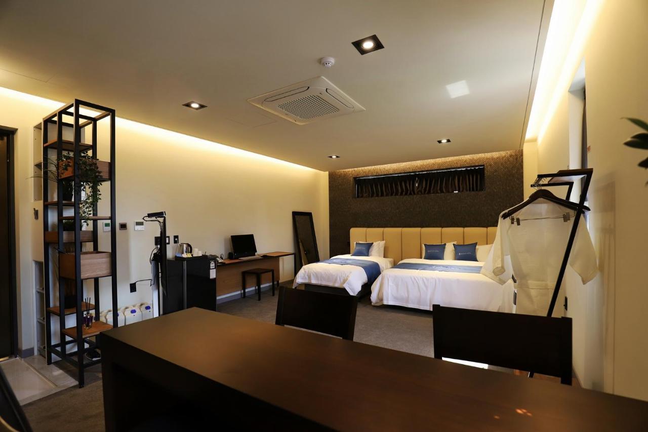 Chuncheon Hotel Bentley Экстерьер фото